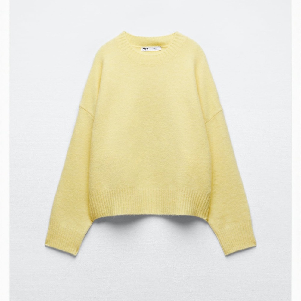 Zara light Yellow soft knit sweater. NWT